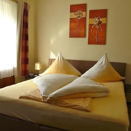 بيت ضيافة Gaestehaus Eberlein 2*